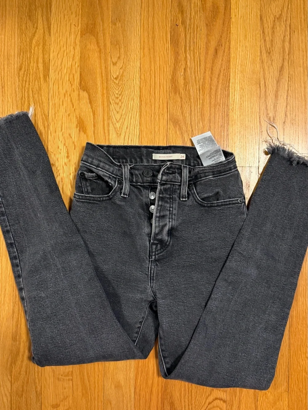 Levi’s wedgie skinny black jeans